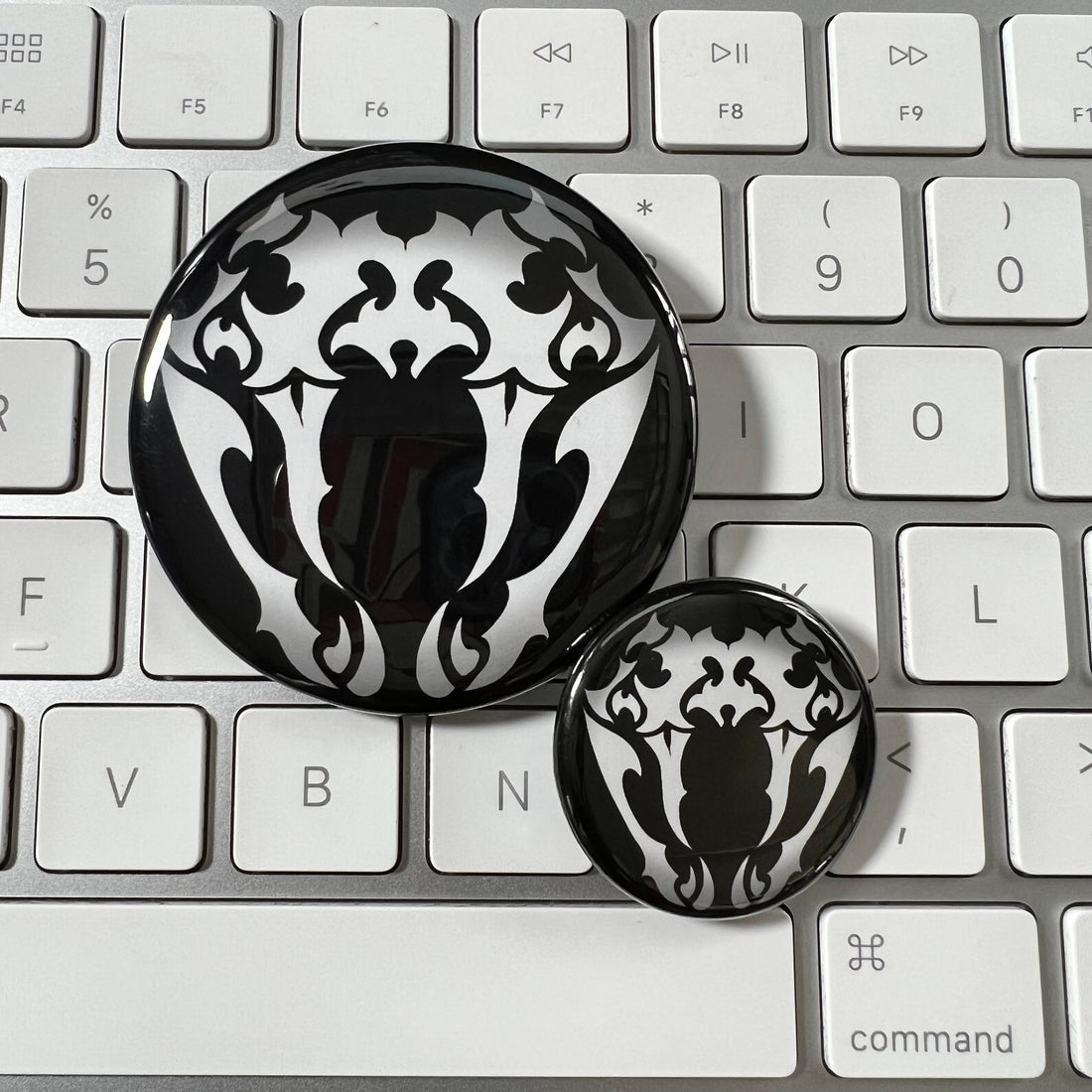 TWEWY Anguis Cantus serpent Noise emblem pin-back button, The World Ends With You fan art, 1.25 and 2.25 inch